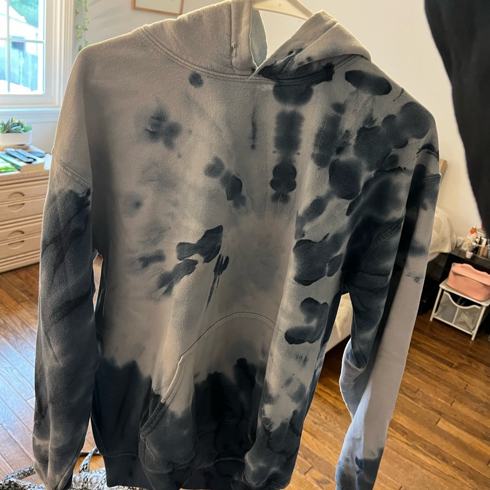 Tye dye sweatshirt blue and white comfy women’s lounge wear